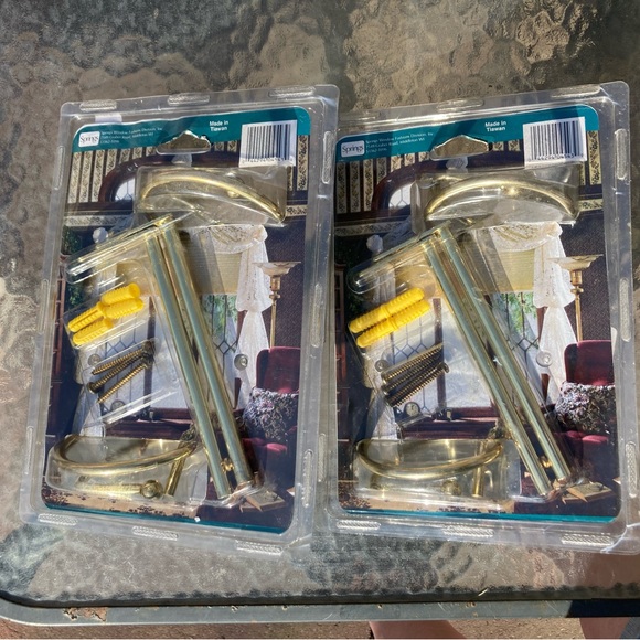 NWT Vtg Springs Window Fashions Magic Swag Holder Brass Finish 2 Pkgs of 2 - Picture 2 of 4